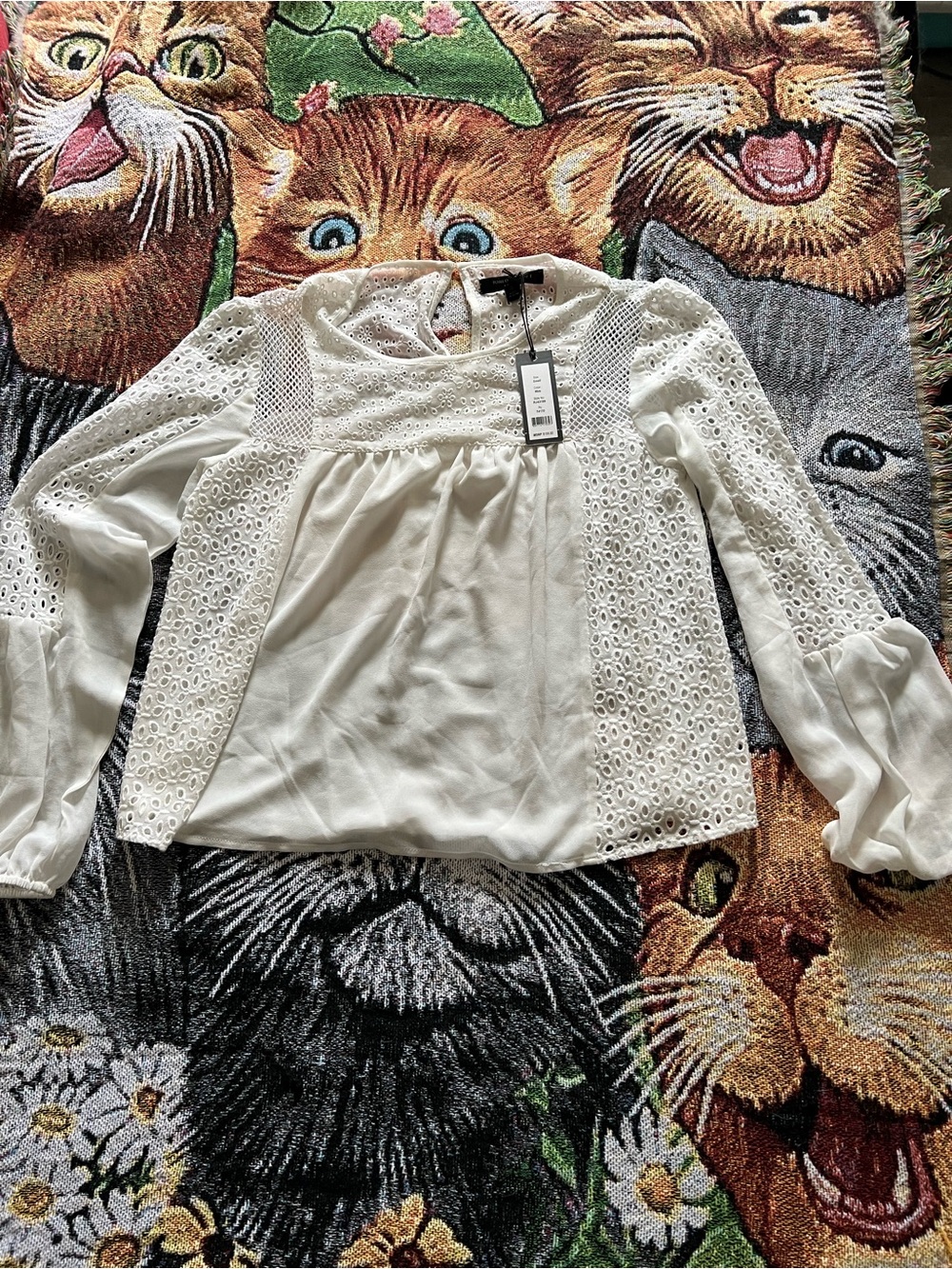 Romeo & Juliet Couture White Eyelet Lace Long-Sleeve Blouse